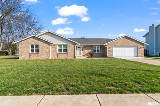 3513 Crystal Lake Drive, Springfield, IL 62711