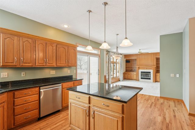 4616 94th Street, Urbandale, IA 50322