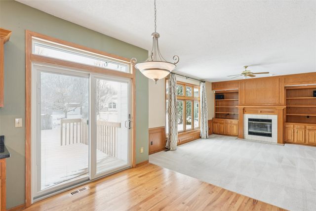 4616 94th Street, Urbandale, IA 50322