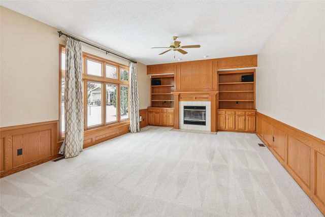 4616 94th Street, Urbandale, IA 50322