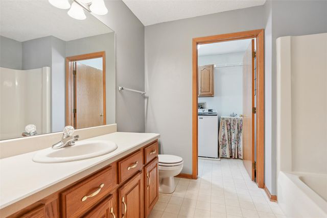 4616 94th Street, Urbandale, IA 50322