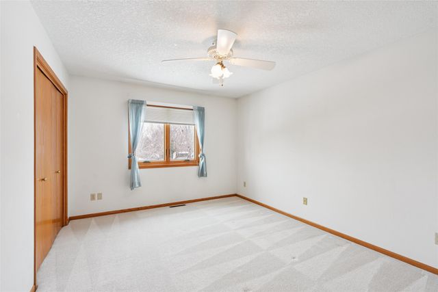 4616 94th Street, Urbandale, IA 50322