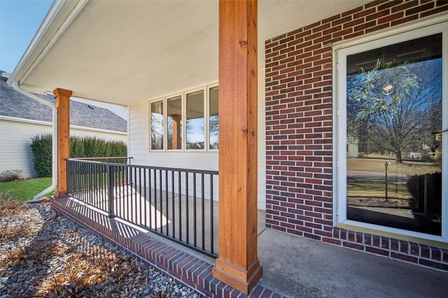 4616 94th Street, Urbandale, IA 50322