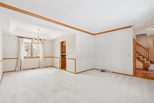 4616 94th Street, Urbandale, IA 50322