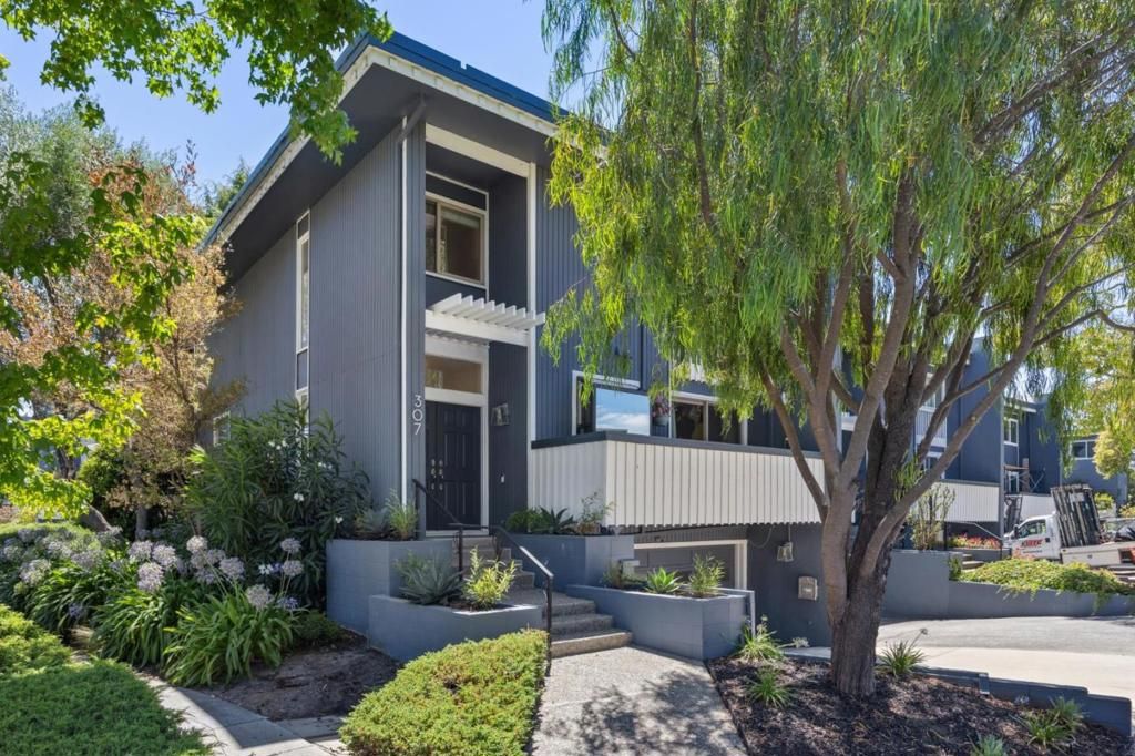 307 Carlos Avenue, Redwood City, CA 94061