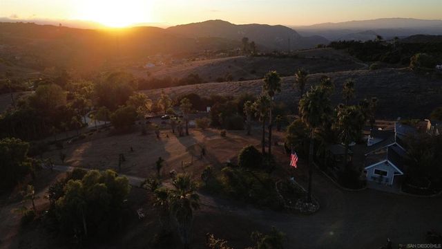 11270 San Luis Rey Dr, Valley Center, CA 92082