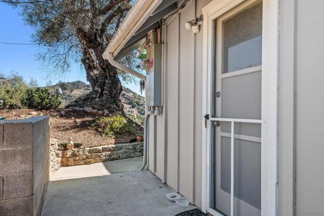 11270 San Luis Rey Dr, Valley Center, CA 92082