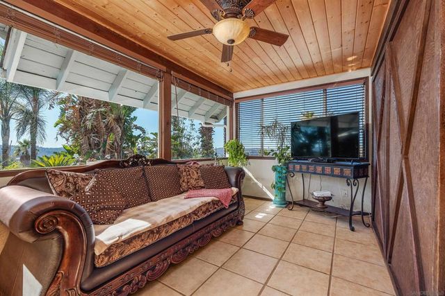 11270 San Luis Rey Dr, Valley Center, CA 92082