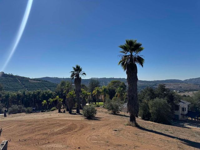 11270 San Luis Rey Dr, Valley Center, CA 92082