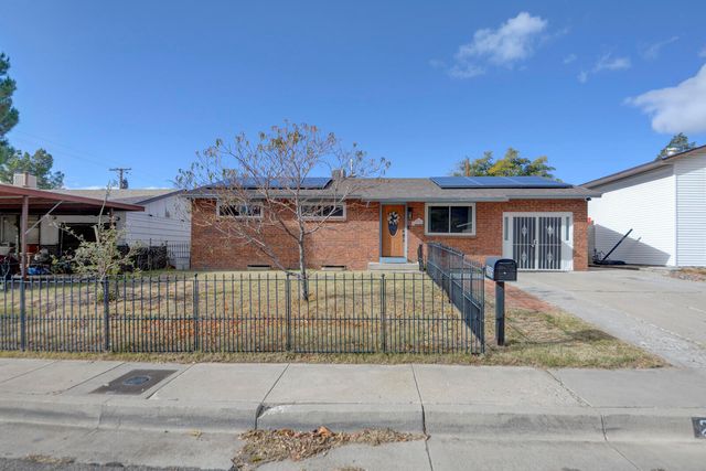 2905 Dorothy Street NE, Albuquerque, NM 87112