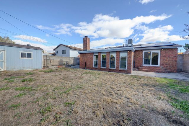 2905 Dorothy Street NE, Albuquerque, NM 87112