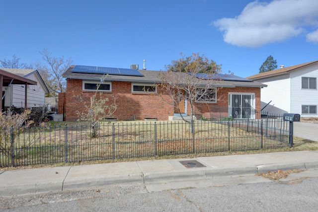 2905 Dorothy Street NE, Albuquerque, NM 87112