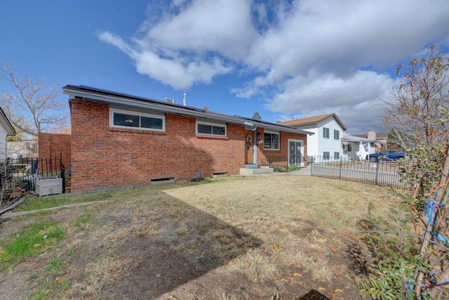 2905 Dorothy Street NE, Albuquerque, NM 87112