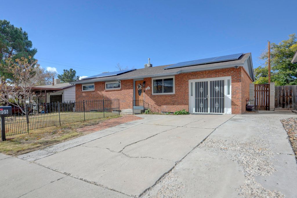 2905 Dorothy Street NE, Albuquerque, NM 87112