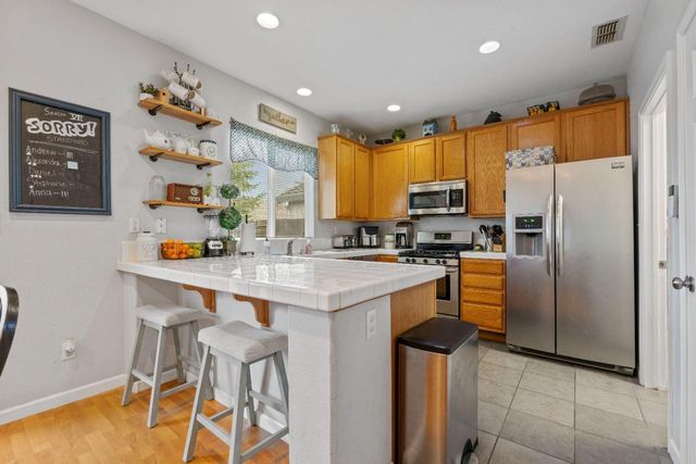 7415 Shelby St, Elk Grove, CA 95758