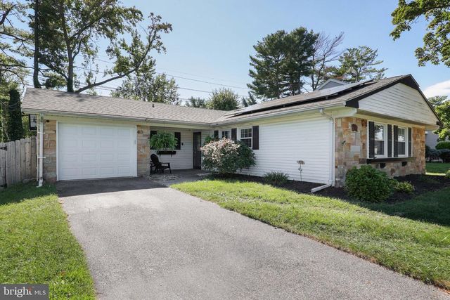 40 HOLIDAY LN, Willingboro, NJ 08046