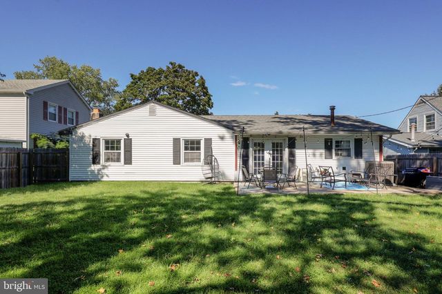 40 HOLIDAY LN, Willingboro, NJ 08046