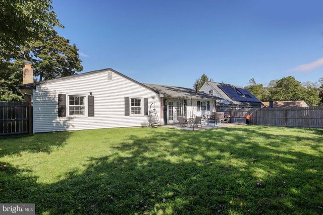 40 HOLIDAY LN, Willingboro, NJ 08046