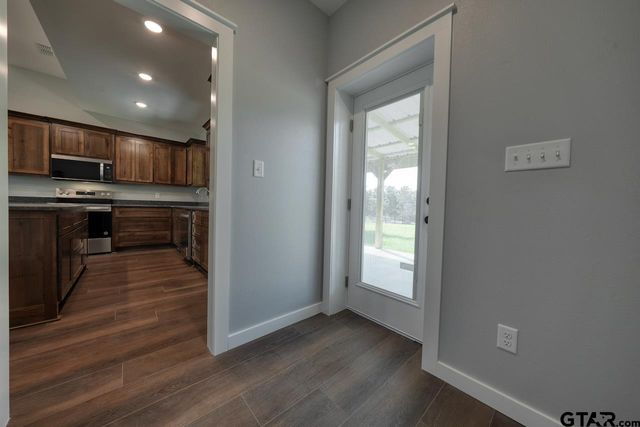 2675 FM 2710, Lindale, TX 75771