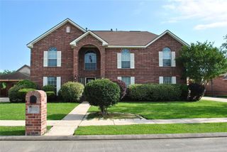 2111 Paintbrush Avenue, League City, TX 77573