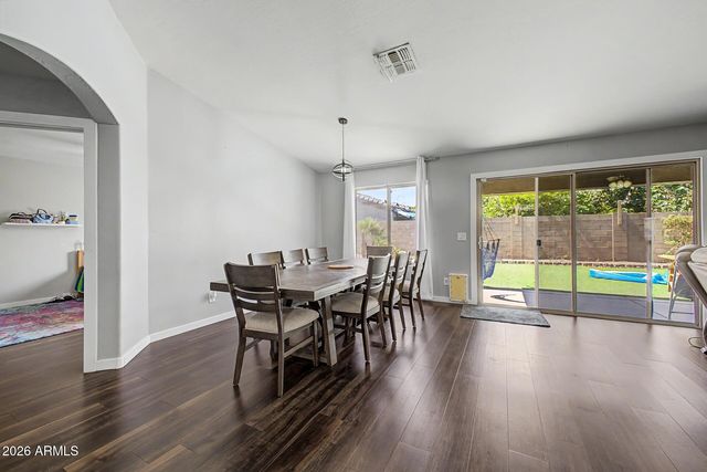 8365 W BERRIDGE Lane, Glendale, AZ 85305