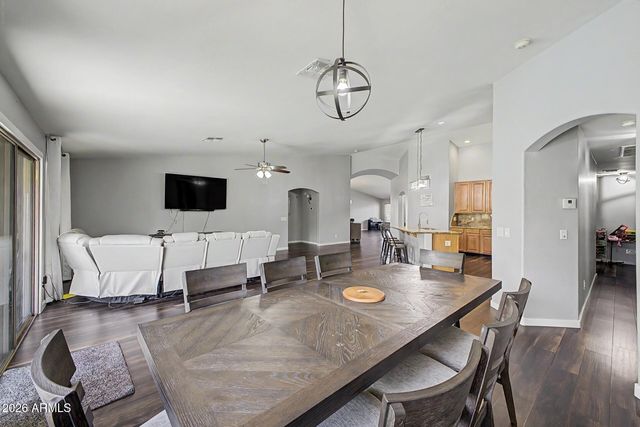8365 W BERRIDGE Lane, Glendale, AZ 85305