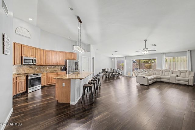8365 W BERRIDGE Lane, Glendale, AZ 85305