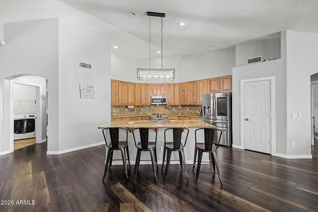 8365 W BERRIDGE Lane, Glendale, AZ 85305