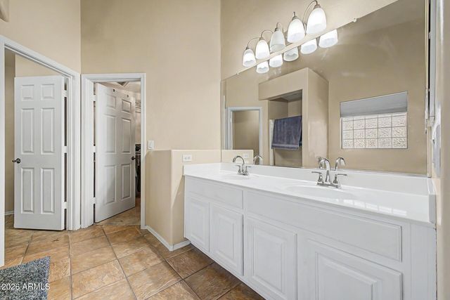 8365 W BERRIDGE Lane, Glendale, AZ 85305
