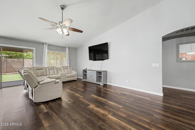 8365 W BERRIDGE Lane, Glendale, AZ 85305