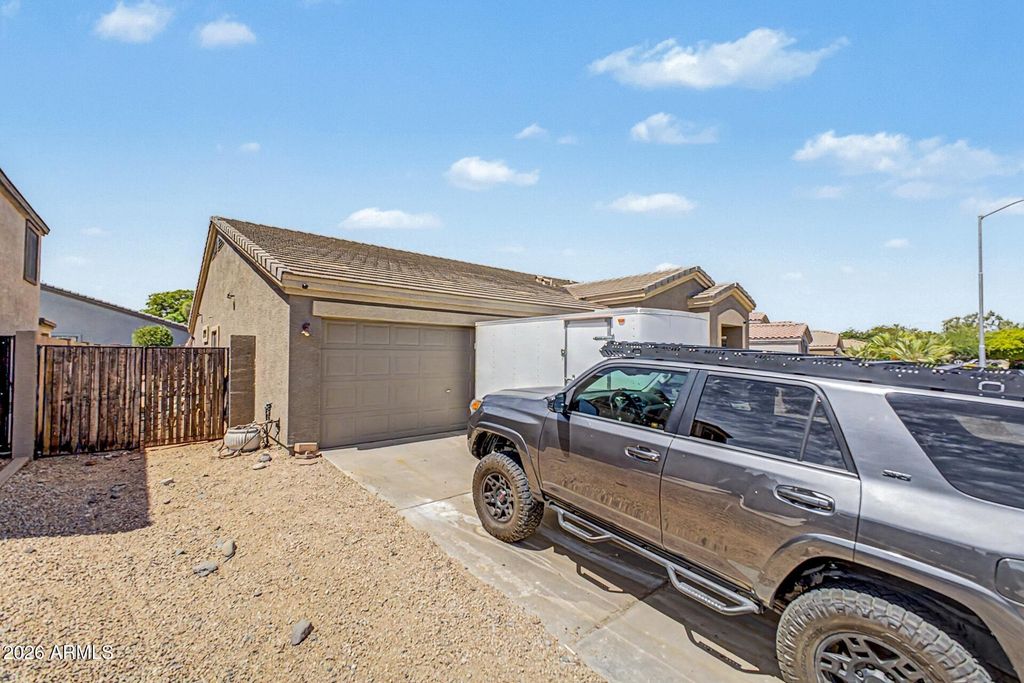 8365 W BERRIDGE Lane, Glendale, AZ 85305 — photo 3