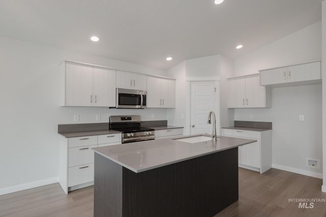 1556 Dyer St, Middleton, ID 83644