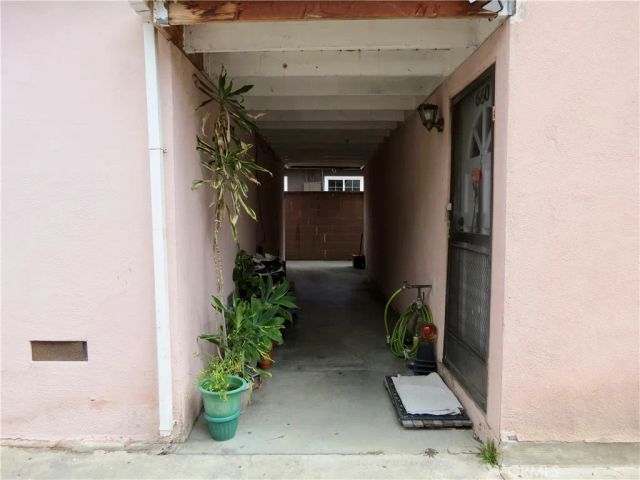 658 Oakford, East Los Angeles, CA 90022