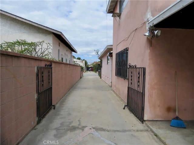 658 Oakford, East Los Angeles, CA 90022