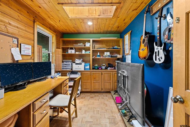 395 Bolding RD, Marshall, TX 75670
