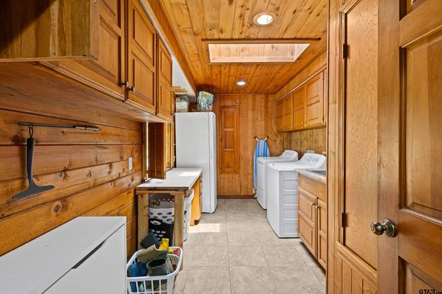 395 Bolding RD, Marshall, TX 75670