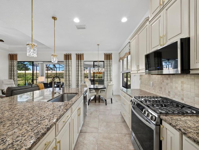 4124 ILARIA AVENUE, Sarasota, FL 34238