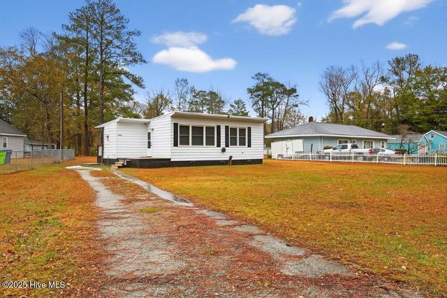 502 Hollywood Boulevard, Havelock, NC 28532