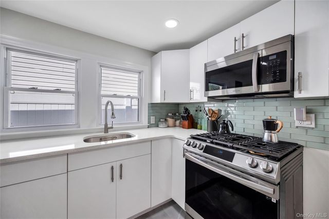 98 1st Avenue, East Rockaway, NY 11518