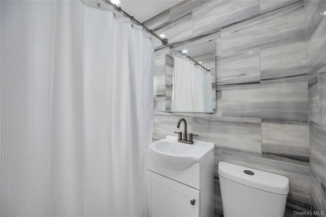 98 1st Avenue, East Rockaway, NY 11518