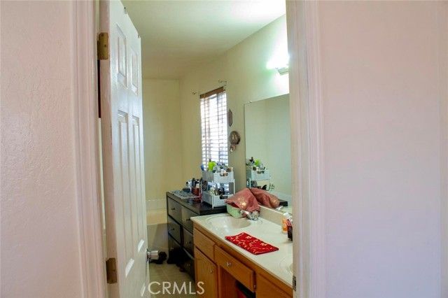 2901 Flint Hills, Bakersfield, CA 93313