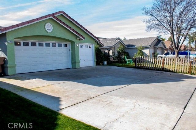 2901 Flint Hills, Bakersfield, CA 93313