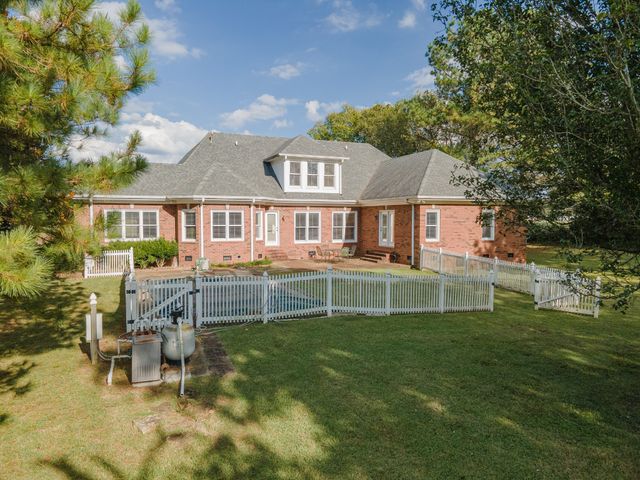 1800 McBride Rd, Lewisburg, TN 37091