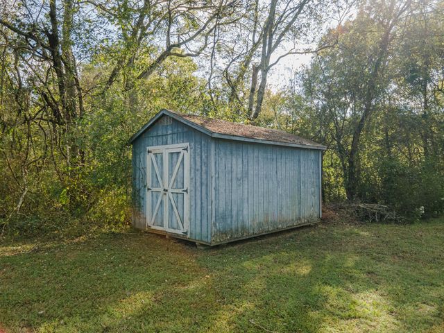 1800 McBride Rd, Lewisburg, TN 37091