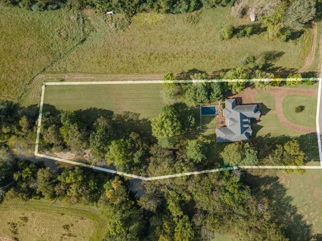 1800 McBride Rd, Lewisburg, TN 37091