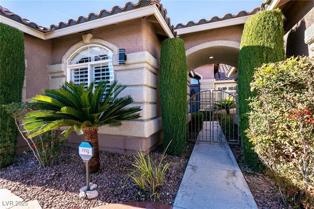 9413 Empire Rock Street, Las Vegas, NV 89143