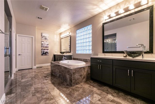 9413 Empire Rock Street, Las Vegas, NV 89143