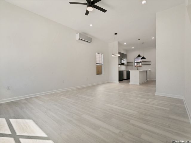 151 Vine St, San Antonio, TX 78210