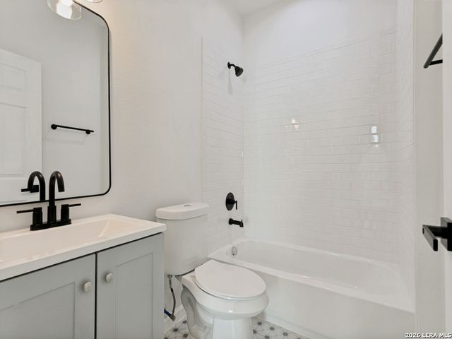 151 Vine St, San Antonio, TX 78210