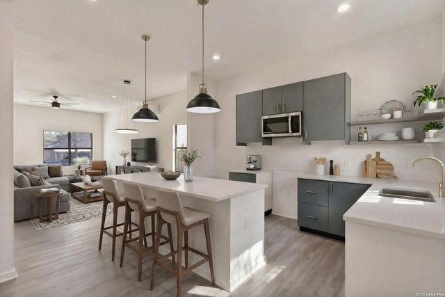 151 Vine St, San Antonio, TX 78210